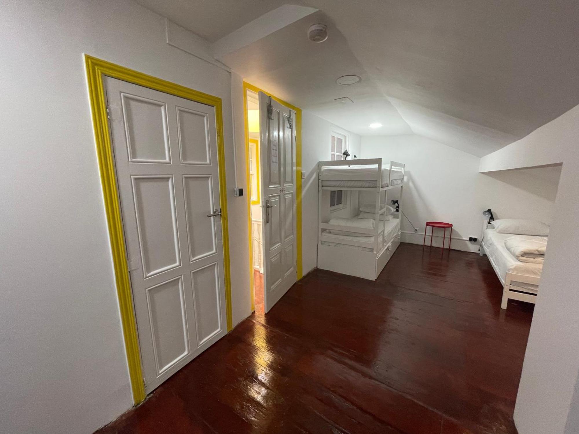 Owls Ildefonso Hostal *