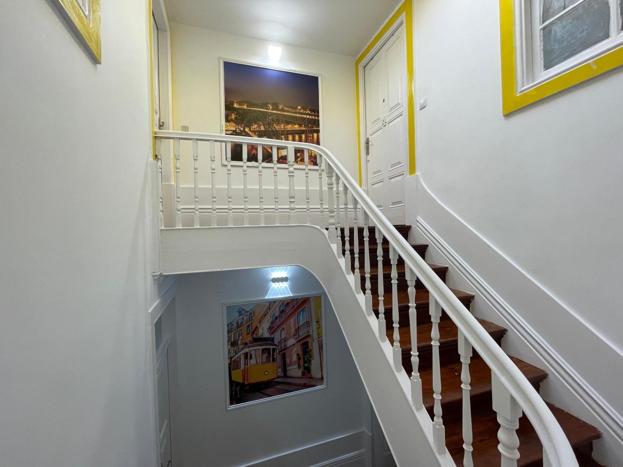 Owls Ildefonso Hostal Oporto